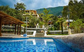 Uzhupud Garden Hotel & Lodge